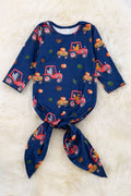 FALL IN THE FARM PRINTED INFANT GOWN. ONE SIZE